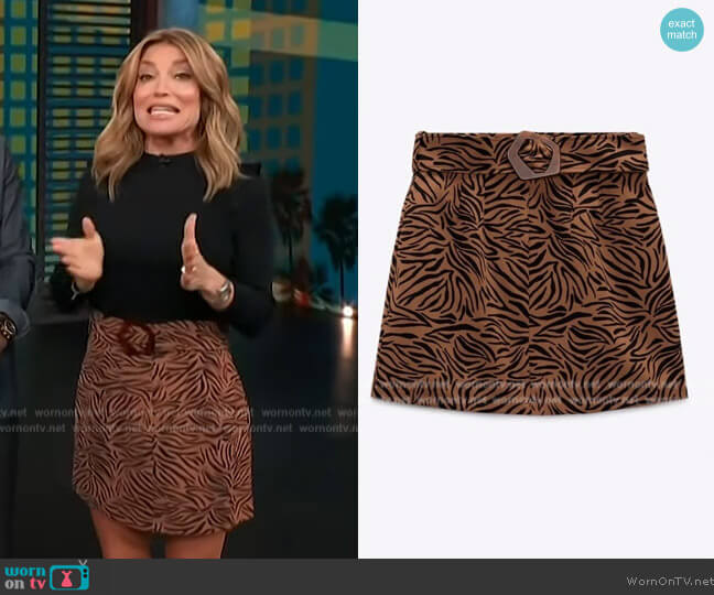 Zara Tiger Print Mini Skirt worn by Kit Hoover on Access Hollywood