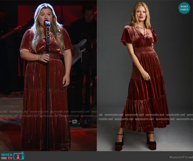 Anthropologie The Somerset Collection worn by Kelly Clarkson on The Kelly Clarkson Show