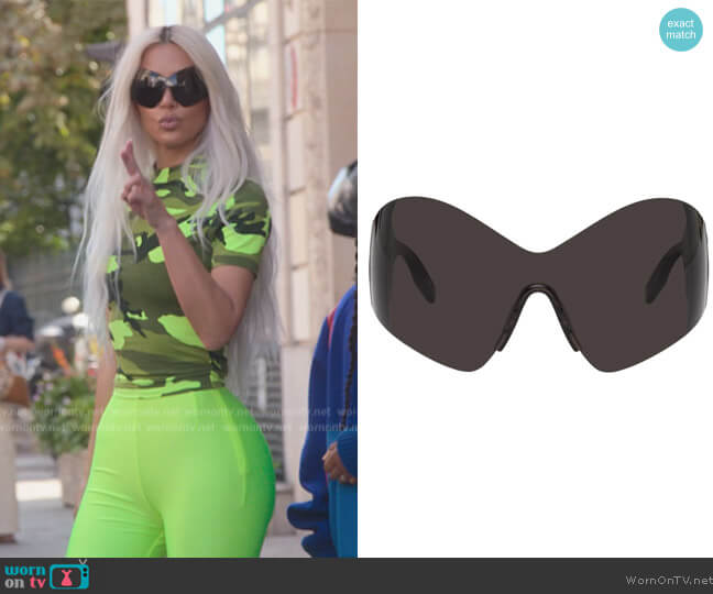 Balenciaga Gray Mask Butterfly Sunglasses worn by Kim Kardashian (Kim Kardashian) on The Kardashians