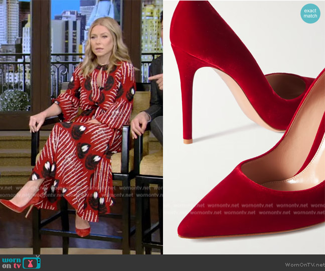 Gianvito Rossi Gianvito 105 velvet pumps worn by Kelly Ripa on Live with Kelly and Mark