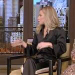 Kelly’s black side stripe pants and pumps on Live with Kelly and Ryan