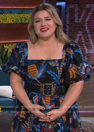 Kelly’s black printed square neck dress on The Kelly Clarkson Show