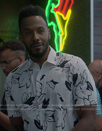 Lewis's white floral print shirt on Reasonable Doubt