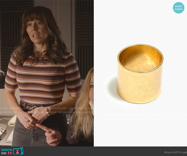 Madwell Band Ring worn by Judy Hale (Linda Cardellini) on Dead to Me