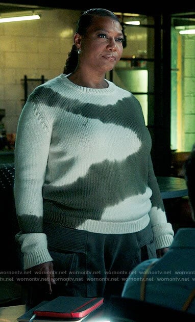 Robyn’s olive and white tie dye sweater on The Equalizer