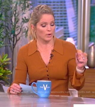 Sara’s brown button down ribbed dress on The View