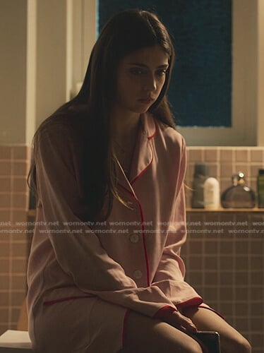 Sara’s pink contrast trim pajama shirt on Elite