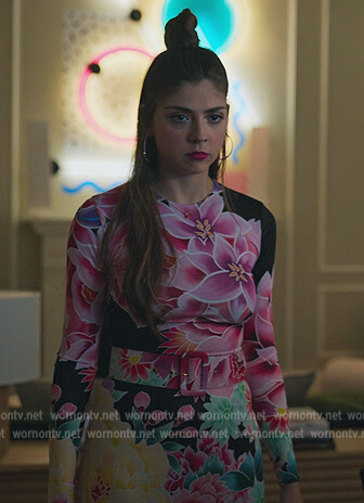 Sara’s floral belted dress on Elite