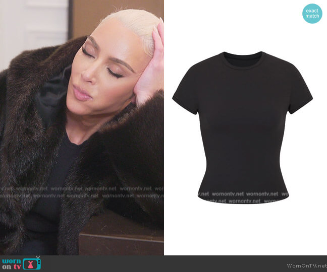 Skims Fits Everybody T-Shirt worn by Kim Kardashian (Kim Kardashian) on The Kardashians