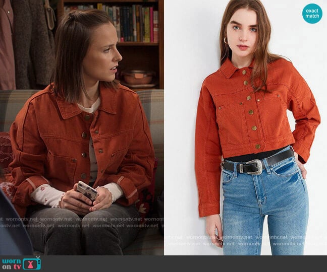 Urban Outfitters Gigi Cropped Gas Jacket worn by Kimberly Finkle (Pauline Chalamet) on The Sex Lives of College Girls