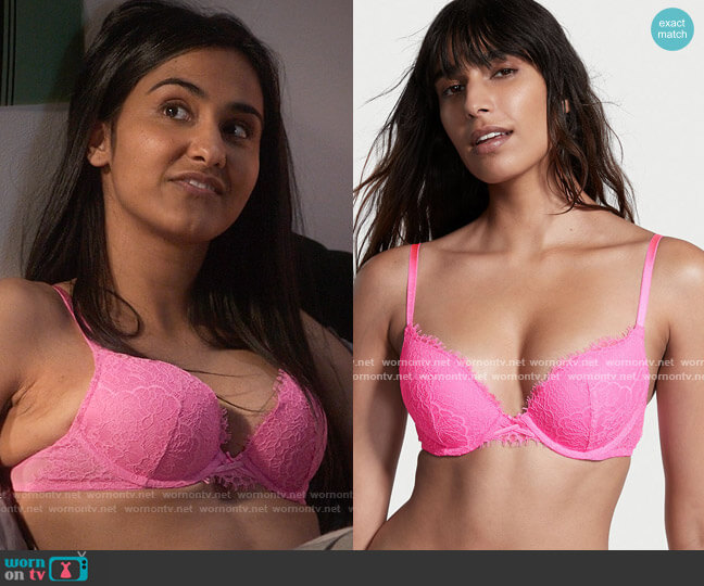Victorias Secret Lace-up Detail Push Up Bra worn by Bela Malhotra (Amrit Kaur) on The Sex Lives of College Girls