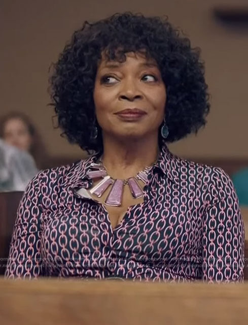 Violet's pink chain print shirt on Queen Sugar