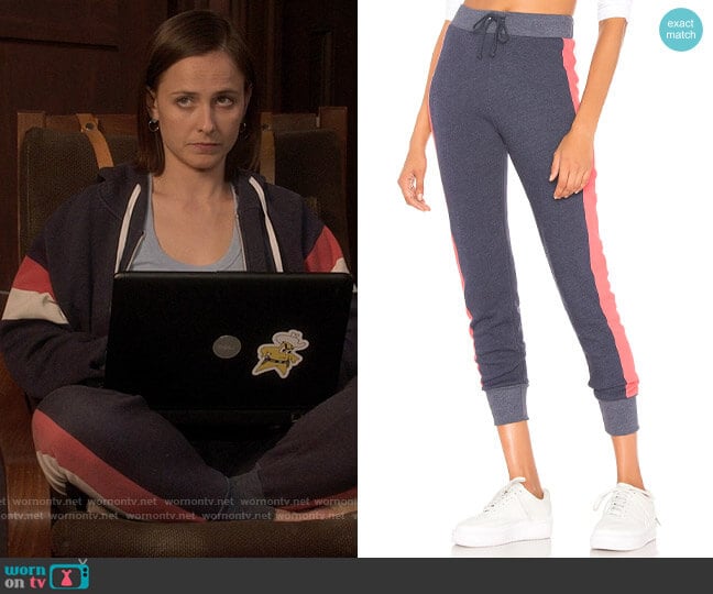 Wildfox Varsity Stripe Jack Jogger worn by Kimberly Finkle (Pauline Chalamet) on The Sex Lives of College Girls