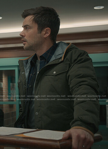 Zeke's green puffer jacket on Manifest