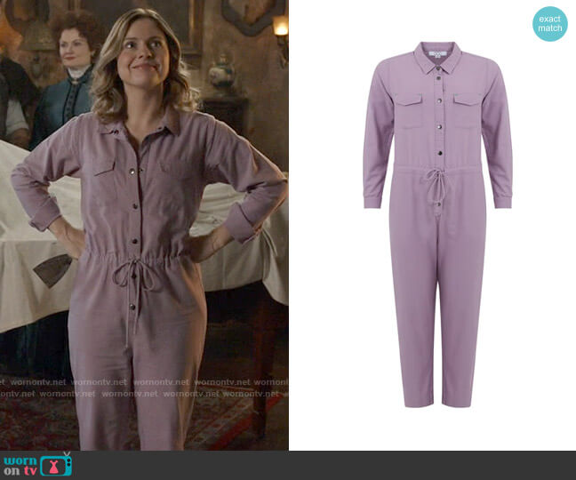 Coster Copenhagen Casual Jumpsuit in Lilac worn by Sam (Rose McIver) on Ghosts