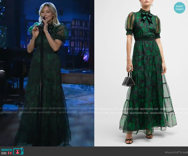 Alice + Olivia Coletta Bow-Neck Button-Front Maxi Dress worn by Jewel on The Kelly Clarkson Show