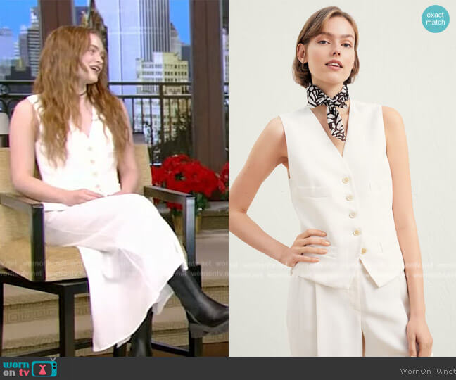 Brunello Cucinelli Viscose and linen fluid twill waistcoat worn by Sadie Sink on Live with Kelly and Ryan