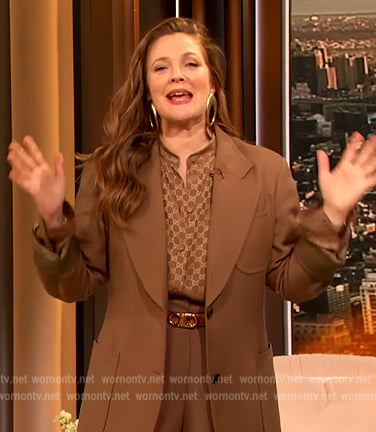 Drew’s brown blazer on The Drew Barrymore Show