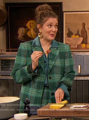 Drew’s green plaid blazer on The Drew Barrymore Show