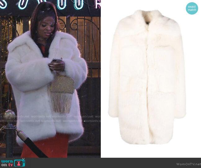 Dsquared2 Faux-fur Oversized Coat worn by Ava Coleman (Janelle James) on Abbott Elementary