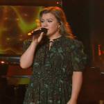 Kelly’s green metallic floral dress on The Kelly Clarkson Show