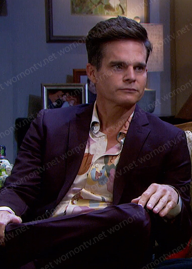 Leo’s floral print shirt on Days of our Lives