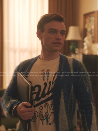 Max's printed tee and blue mohair cardigan on Gossip Girl