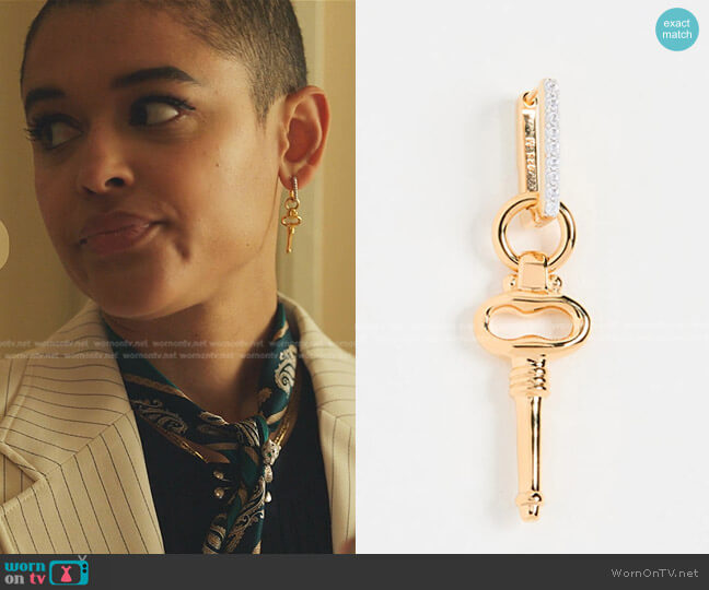 Missoma  Gold Key Single Drop Earring worn by Julien Calloway (Jordan Alexander) on Gossip Girl