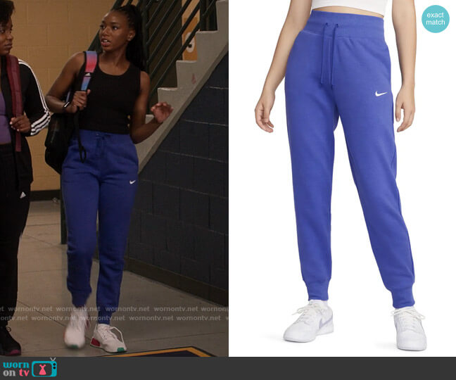 Nike Phoenix Fleece Joggers in Lapis Sail worn by Whitney Chase (Alyah Chanelle Scott) on The Sex Lives of College Girls