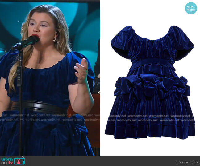 Simone Rocha Puff-sleeve velvet minidress worn by Kelly Clarkson on The Kelly Clarkson Show