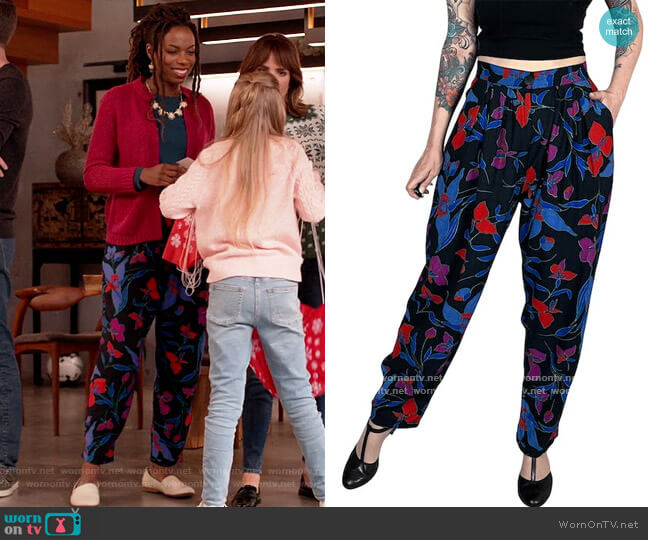 Maison Rogue Black Floral Tapered Leg Ankle Pants worn by Denise (Sasheer Zamata) on Home Economics