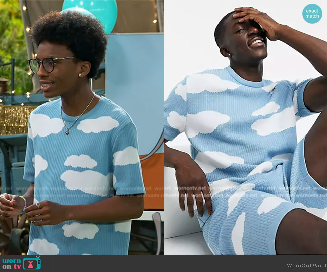 ASOS Knitted set t-shirt with cloud design in blue worn by Noah Lambert (Israel Johnson) on Bunkd