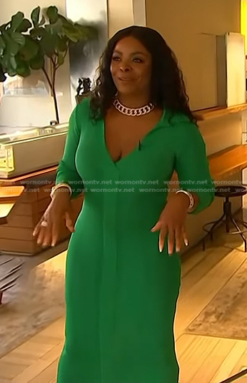 Janelle James's green ribbed dress on Access Hollywood