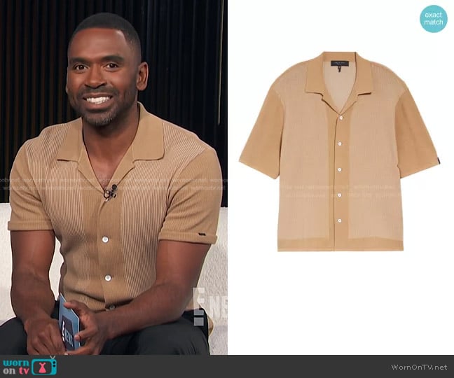 Rag & Bone Harvey Sweater Knit Short Sleeve Button-Up Shirt worn by Justin Sylvester on E! News