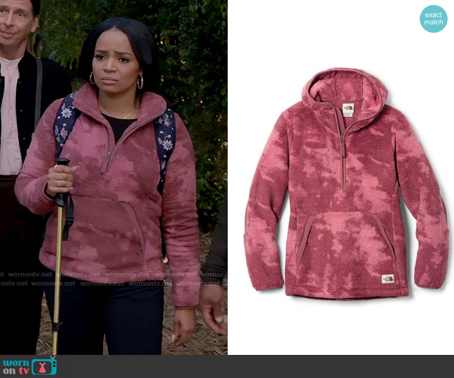 The North Face Campshire Pullover Fleece Hoodie 2.0 in Wild Ginger River Dye worn by Randi (Kyla Pratt) on Call Me Kat