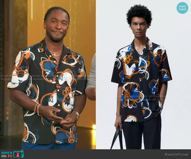 Zara Floral Print Stretch Shirt worn by Scott Evans on Access Hollywood