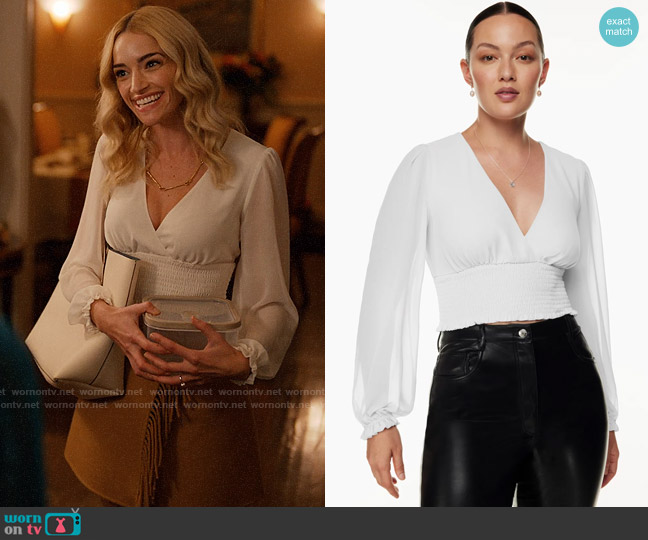 Wilfred at Aritzia Wistful Blouse in Frozen Grey worn by Georgia Miller (Brianne Howey) on Ginny & Georgia