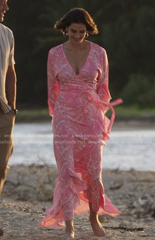 Dolly’s pink leaf print maxi dress on Fantasy Island