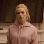 Georgia’s pink hoodie sweater on Ginny & Georgia