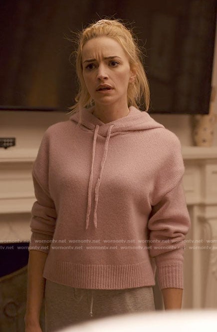 Georgia's pink hoodie sweater on Ginny & Georgia