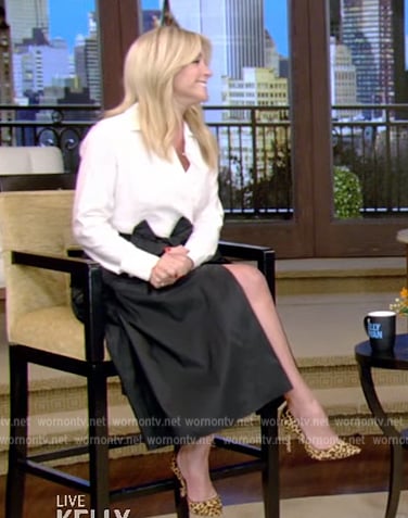 Jane Krakowski’s black bow front skirt on Live with Kelly and Ryan