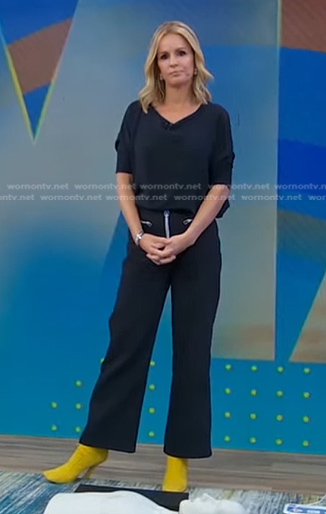 Jennifer’s navy zip pants on Good Morning America