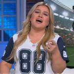 Kelly’s Cowboys jersey on The Kelly Clarkson Show