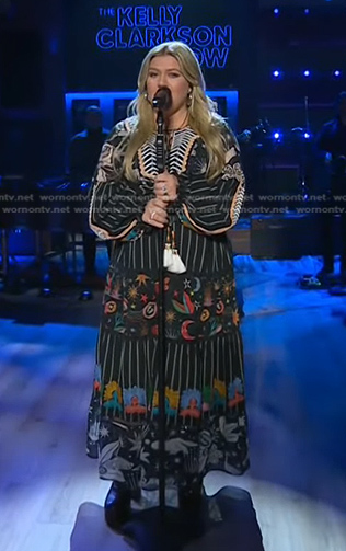 Kelly’s black mixed print dress on The Kelly Clarkson Show