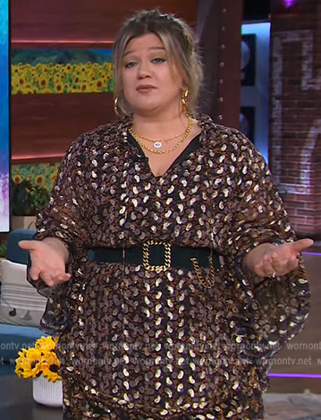 Kelly’s paisley metallic mini dress on The Kelly Clarkson Show