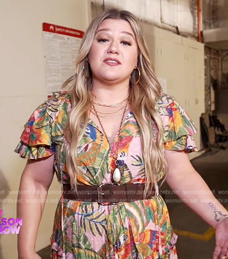 Kelly’s pink tropical print maxi dress on The Kelly Clarkson Show