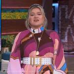 Kelly Clarkson’s star abstract print dress on Access Hollywood