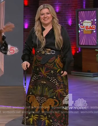 Kelly’s black embroidered midi skirt on The Kelly Clarkson Show
