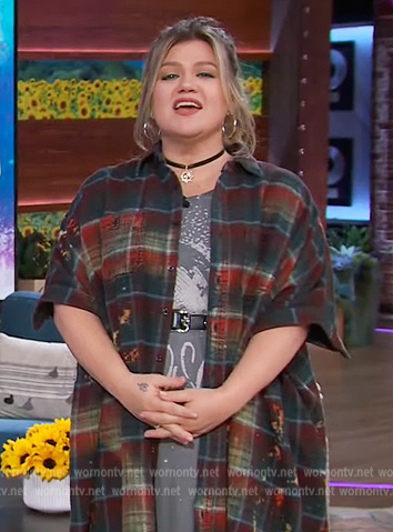 Kelly’s distressed plaid shirtdress on The Kelly Clarkson Show