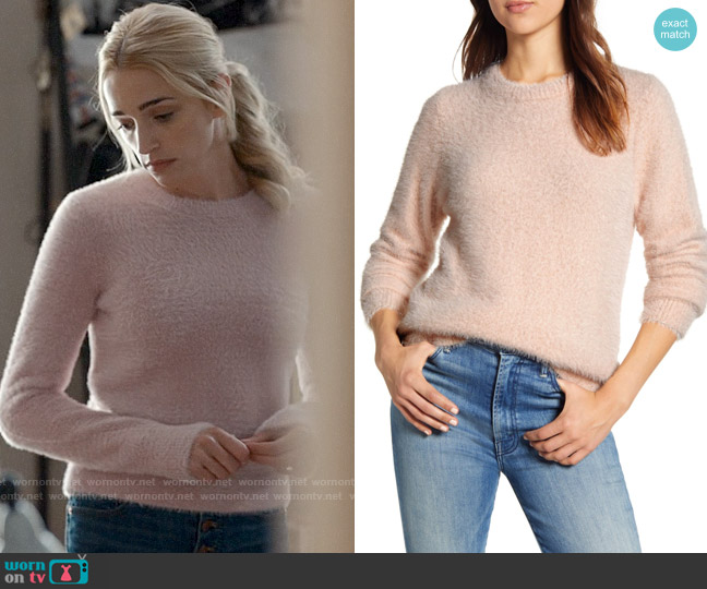 Lucky Brand Crew Neck Eyelash Sweater in Chalk Pink worn by Georgia Miller (Brianne Howey) on Ginny & Georgia